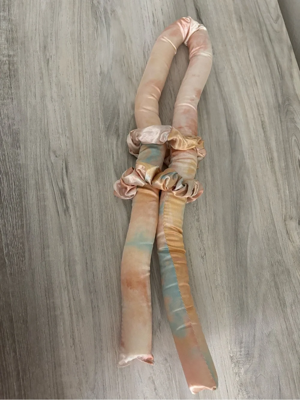 Kitsch Heatless Curl Rod and Scrunchies